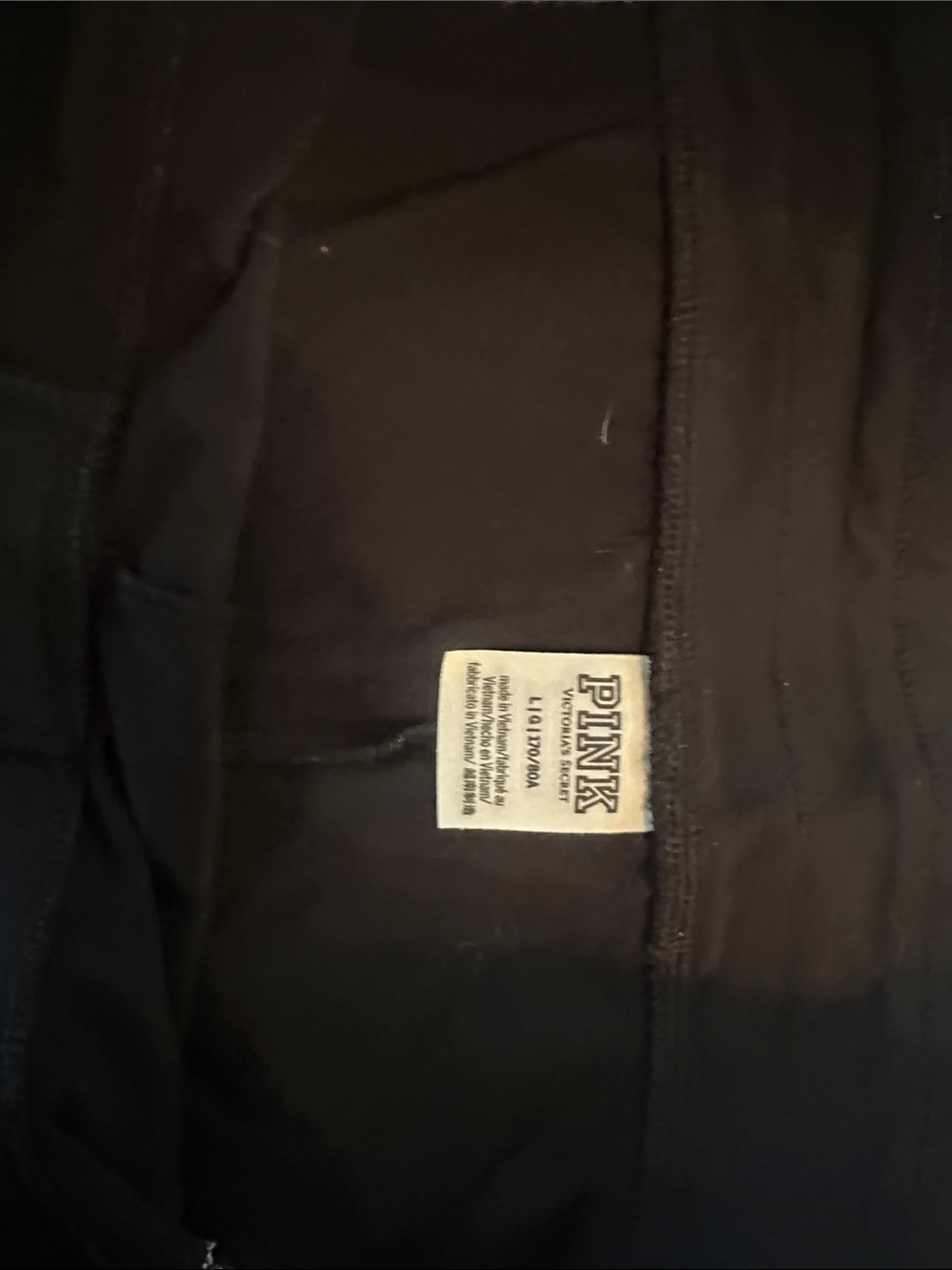 PINK Victoria's Secret Black Leggings with Gray Pocket Accents - Picture 4 of 4